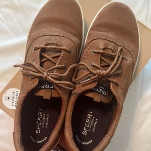 Boys size 7 Sperry shoes